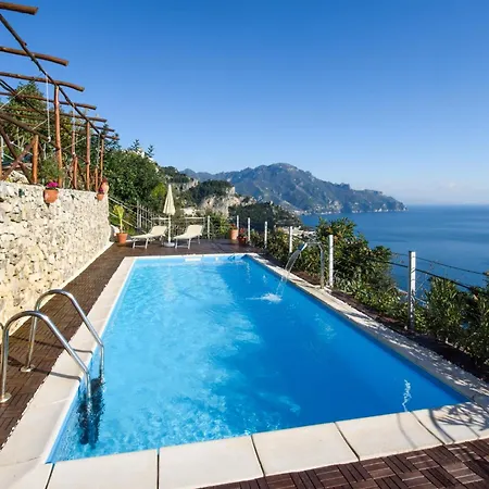 Esclusiva Con Piscina Privata Su Villa *